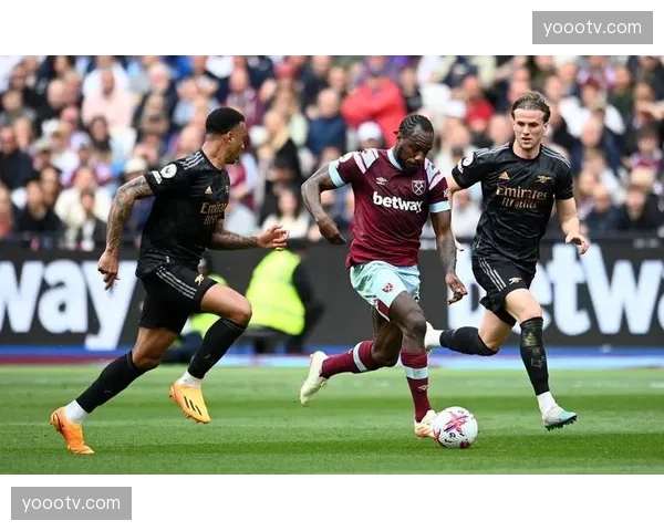 英超战术多样化如调色盘 控场豪门与草根长传并存 英超战术多样化如调色盘 控场豪门与草根长传并存